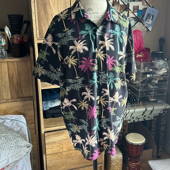 good vibes Other - Good Vibes Neon Palm Tree Button Down Shirt - XL